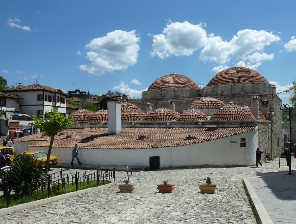圓頂加上煙囪 這就是土耳其浴場