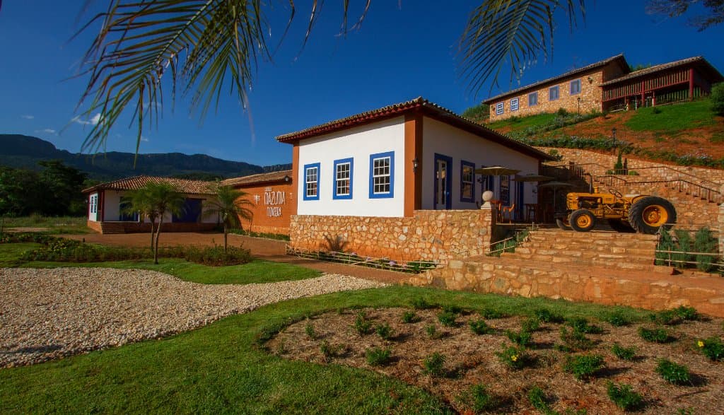 Loja/Café Mazuma e Alambique mais acima no segundo nível.
