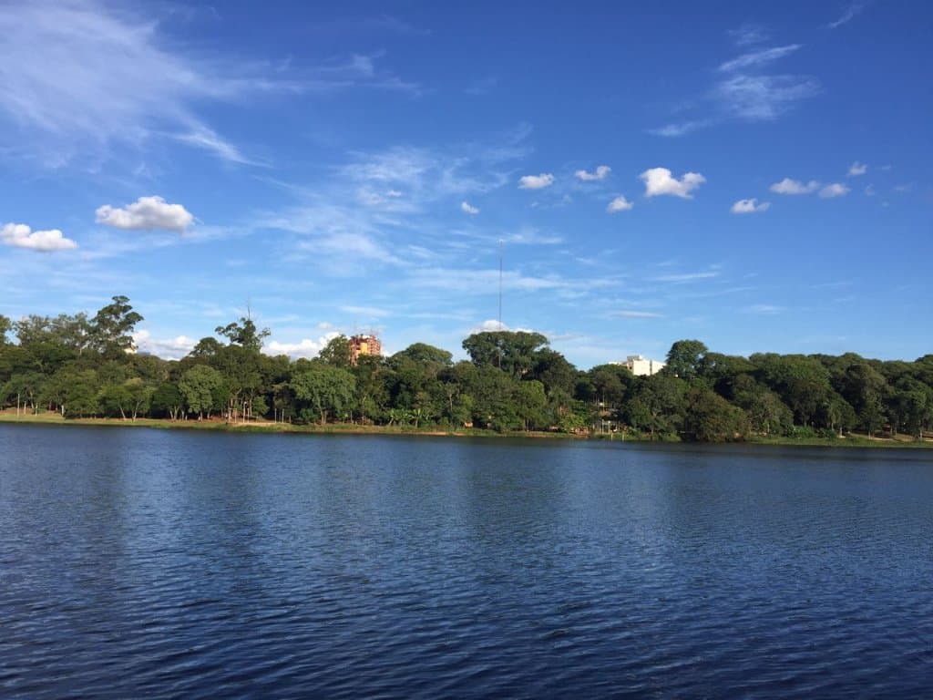 Lago de la República Ciudad del Este
