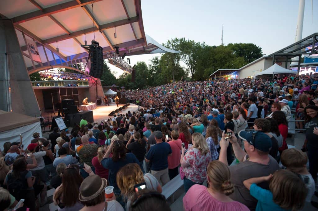 Grandstand Entertainment