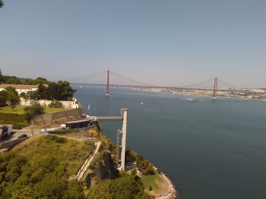 Vista sobre a Ponte e Elevador