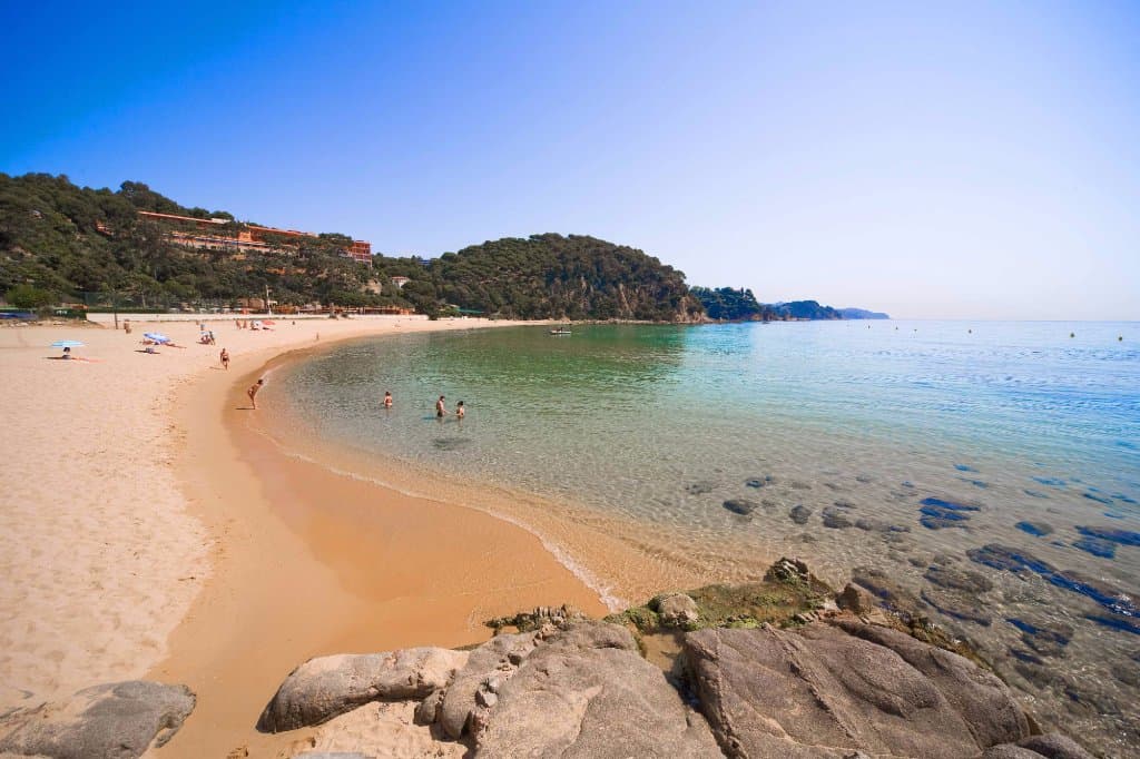 A Santa Cristina se accede desde la ermita que le da nombre y en sus alrededores hay un aparcami