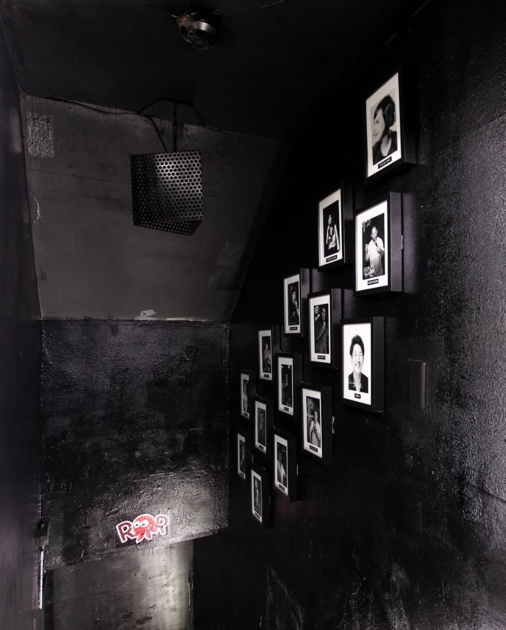 Intimate Venue Atmosphere