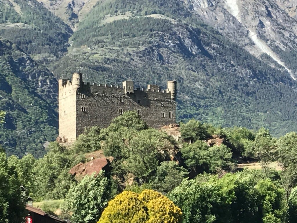 Ussel Castle Châtillon