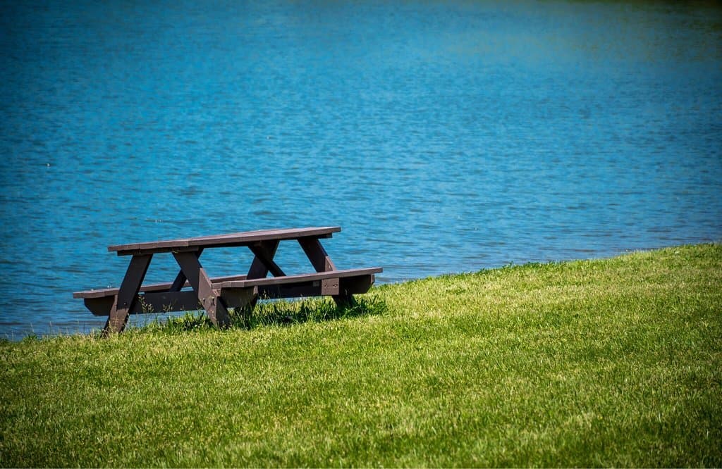 Petros Lake Park