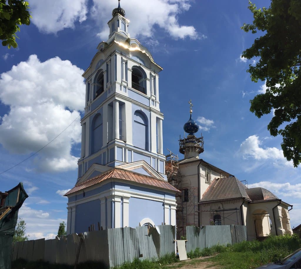 Знаменская и Ризположенская церкви