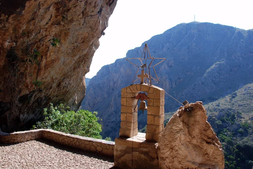 Panoramic Mountain Views