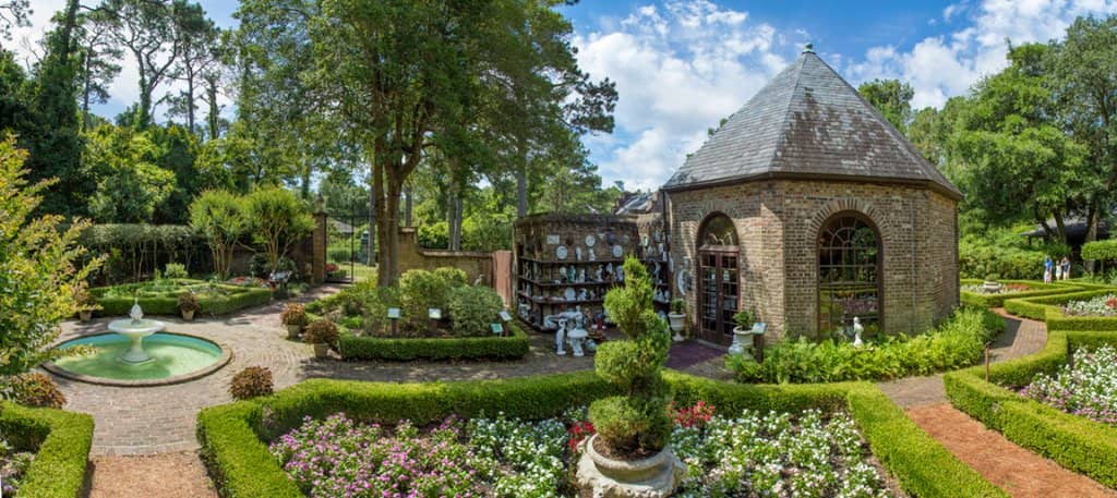 The Elizabethan Garden