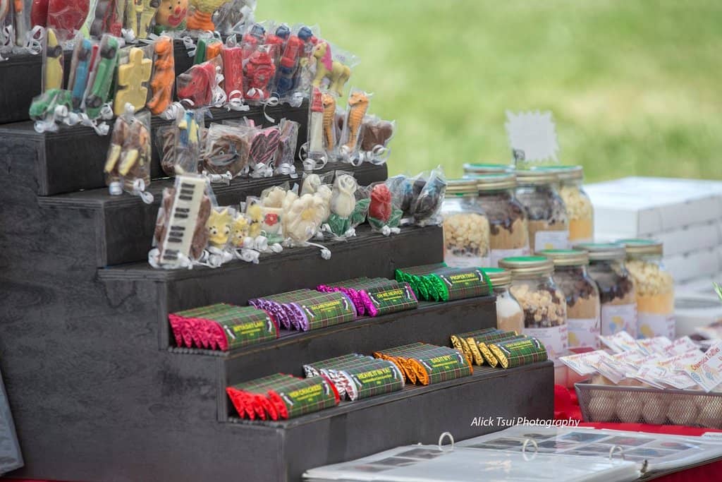 Artisan Crafts & Gifts