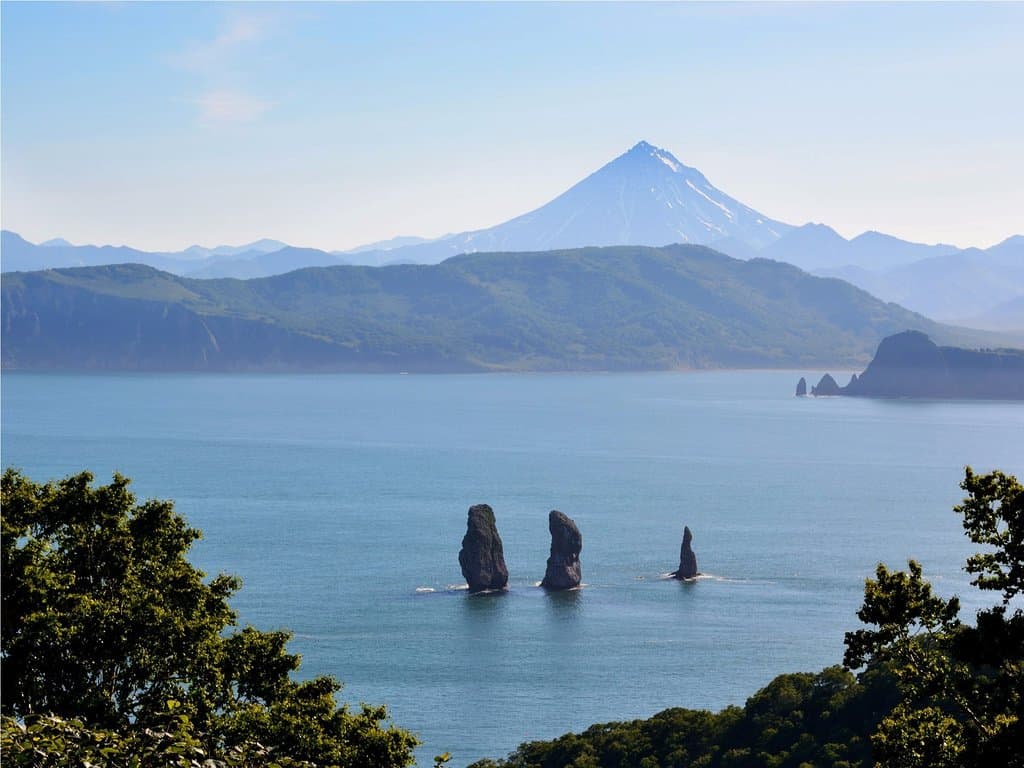 Скалы Три брата