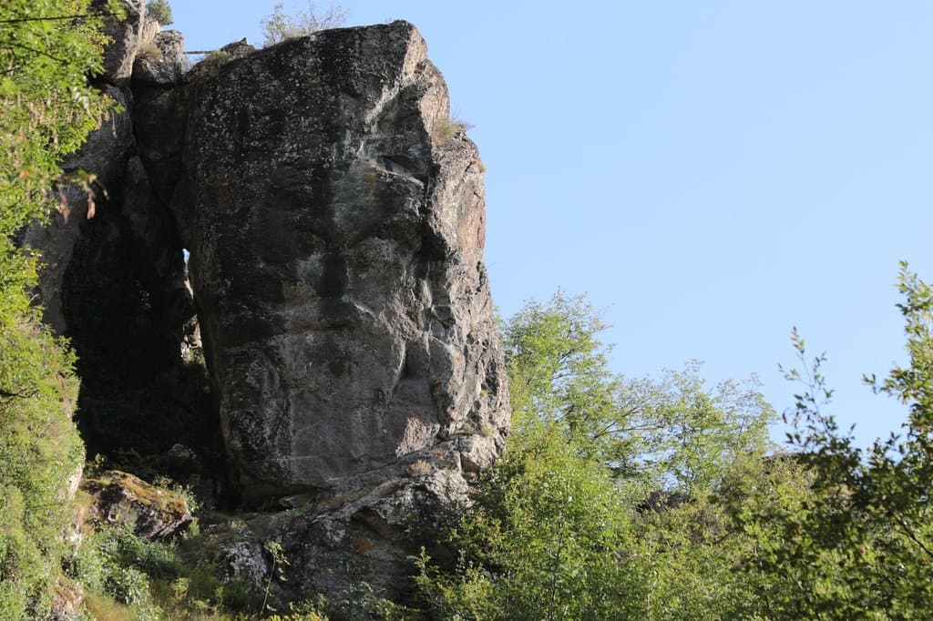Cristo megalitico di Borzone