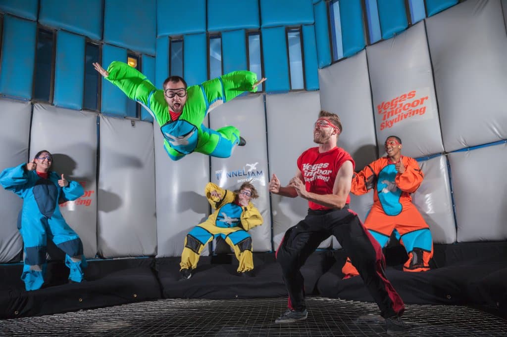 Have fun as a group! Fly with the assistance of our professional instructors.