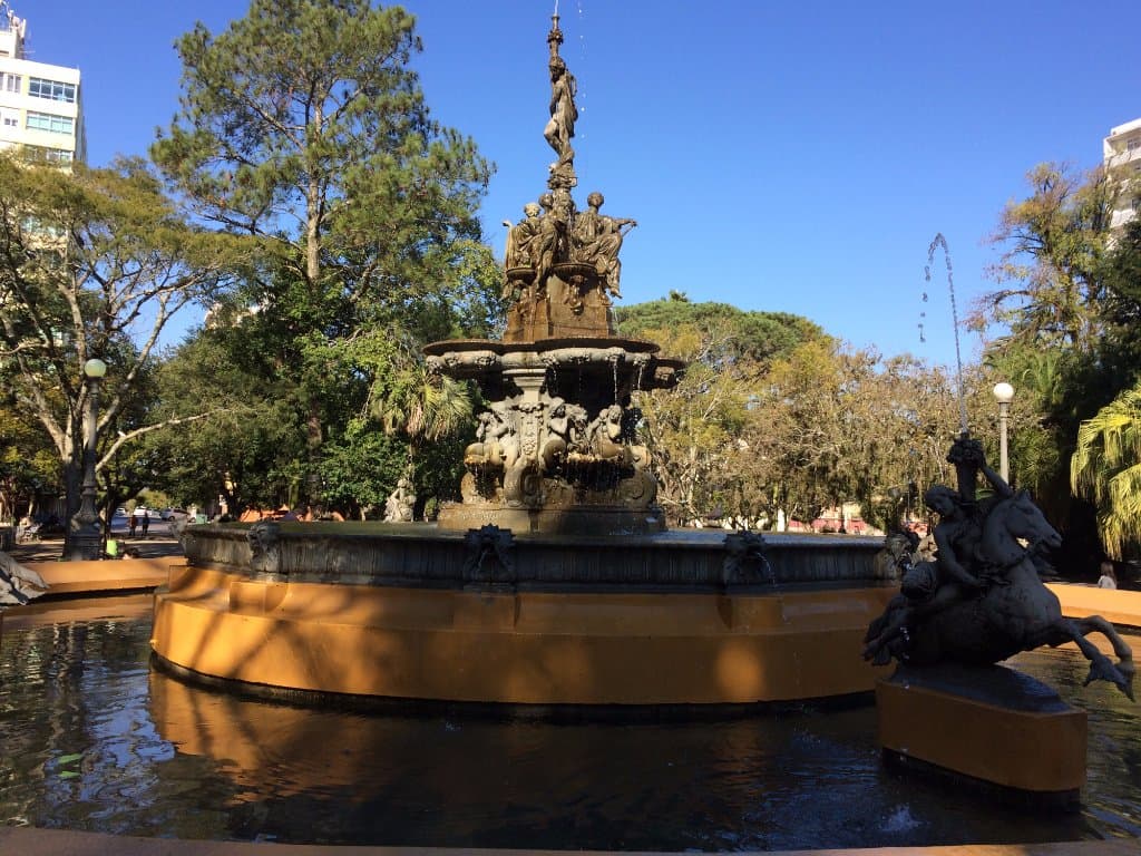 Chafariz central da praça Pedro Osorio