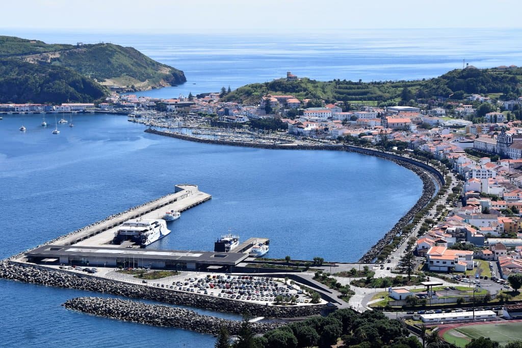 A Horta vista do Miradouro de Nossa Senhora da Conceiรงรฃo