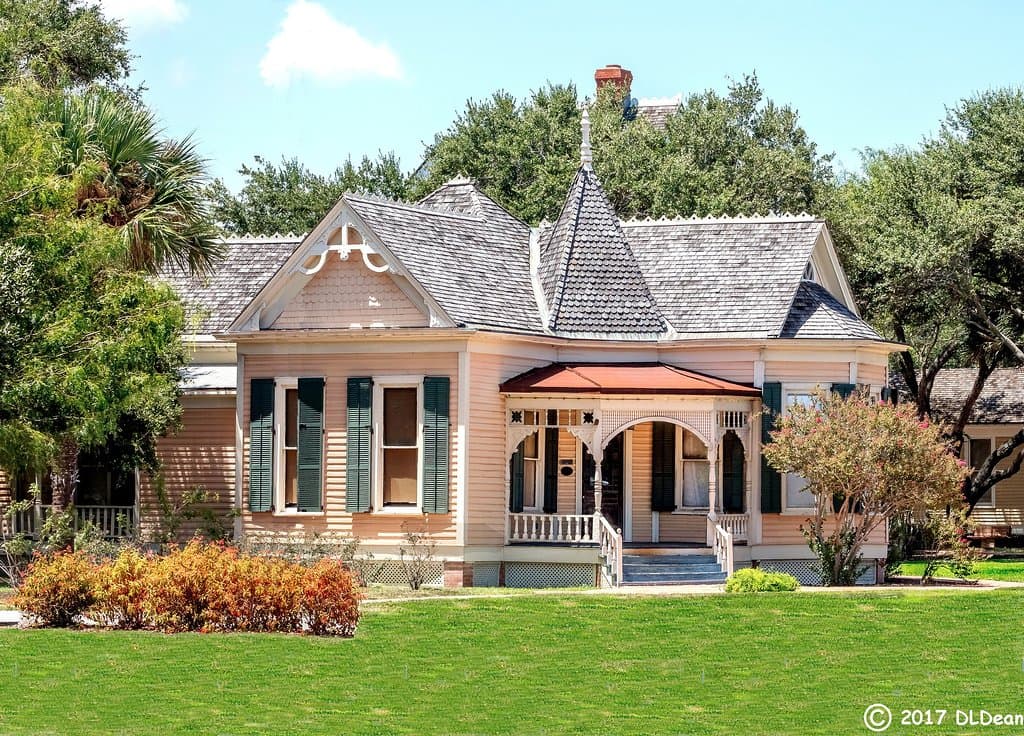 Gugenheim House, Heritage Park - photo by DL Dean