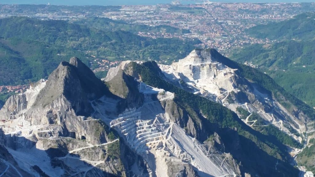 Salendo sul Monte Sagro....