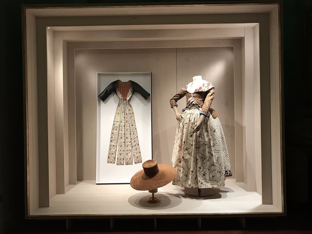Musée Provençal du Costume et du Bijou (Fragonard CR)