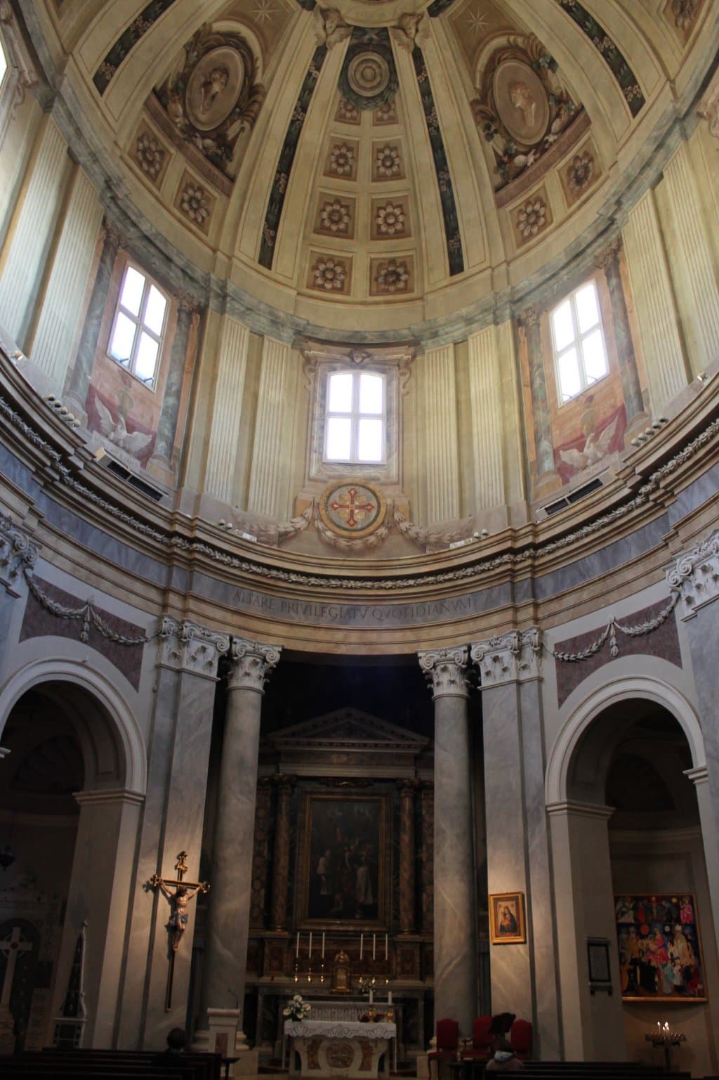 Interno Santa Maria della Visitazione