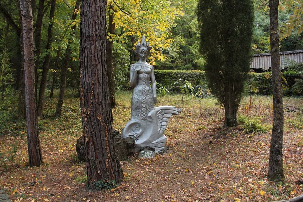 Kingdom of Crooked Mirrors