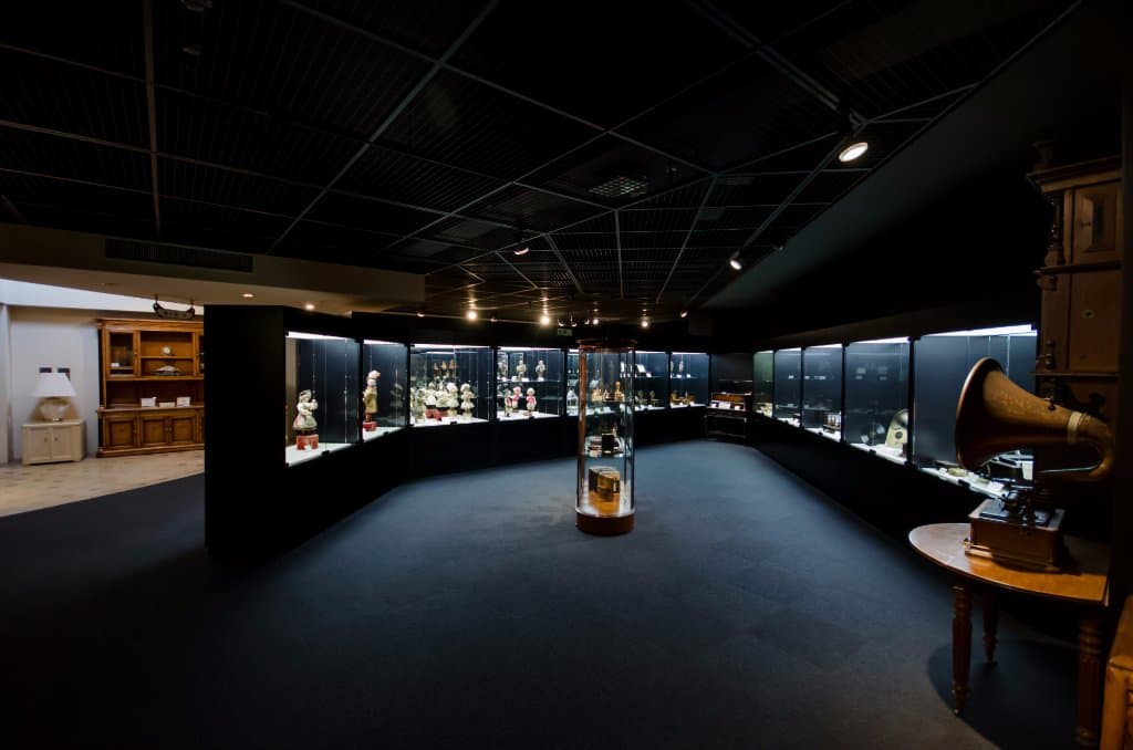 展示室C オートマタや小型のオルゴールが展示されています。