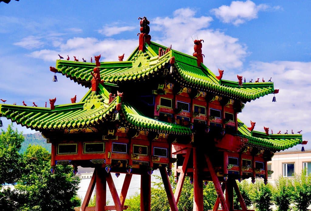 détails d'un toit du palais du Bogd-Khan