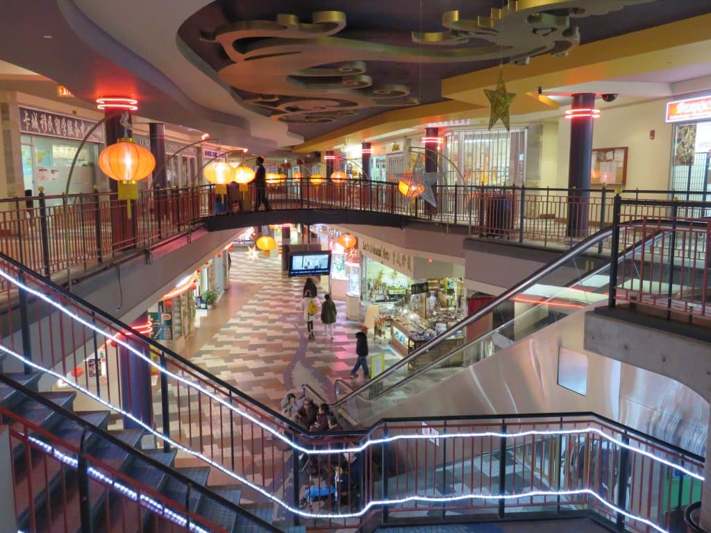 Dragon City Mall interior 2