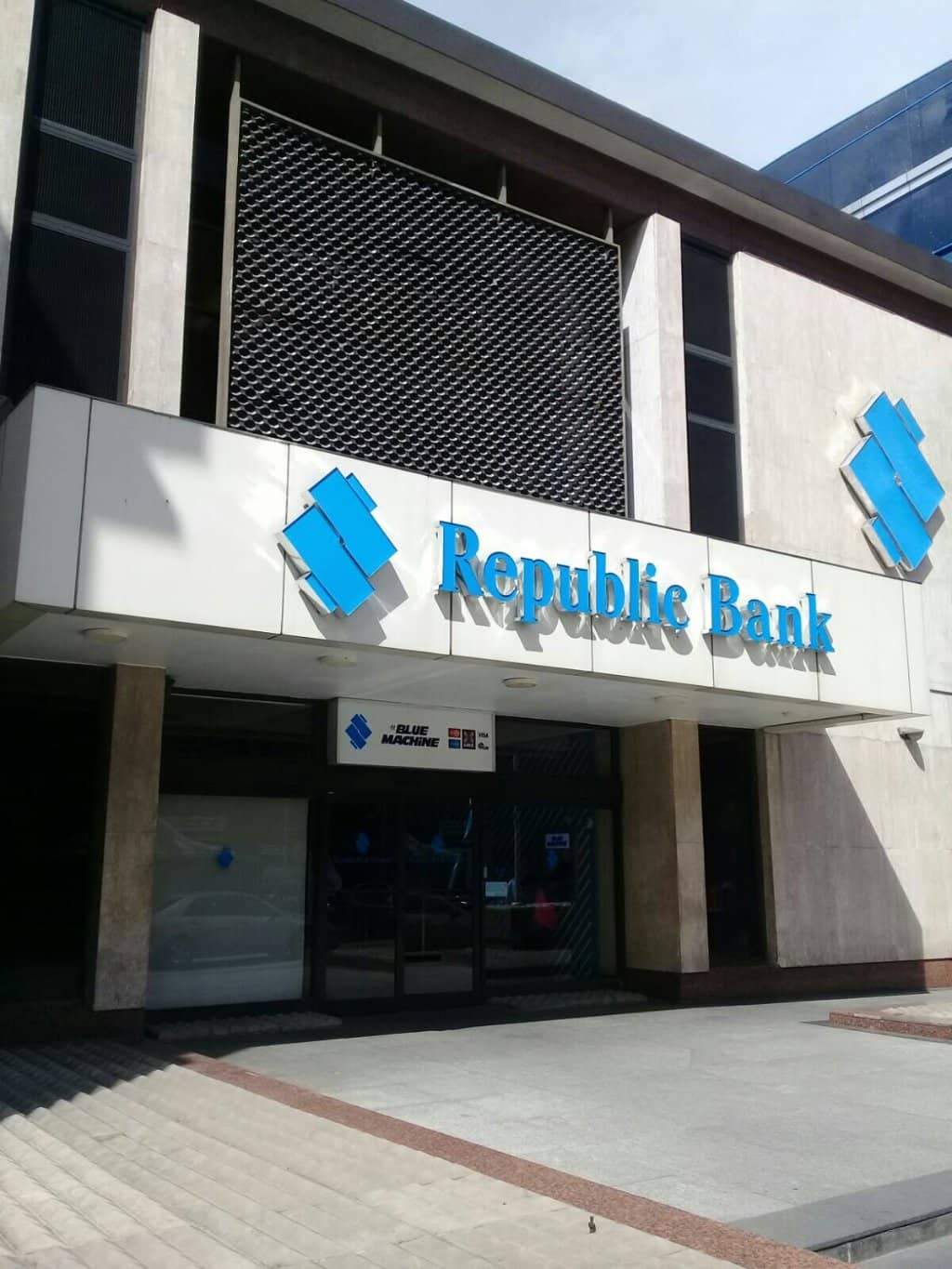 Barbados' Roadside Parliament