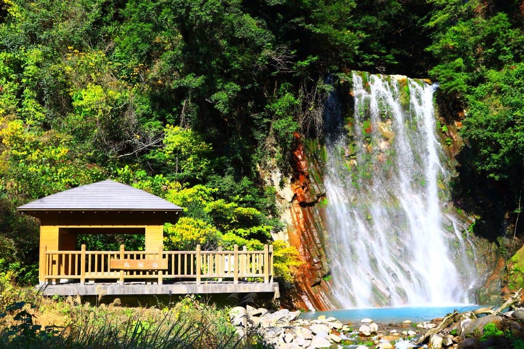 画面左の東屋(展望台)は立ち入り禁止です(2017年12月時点)
