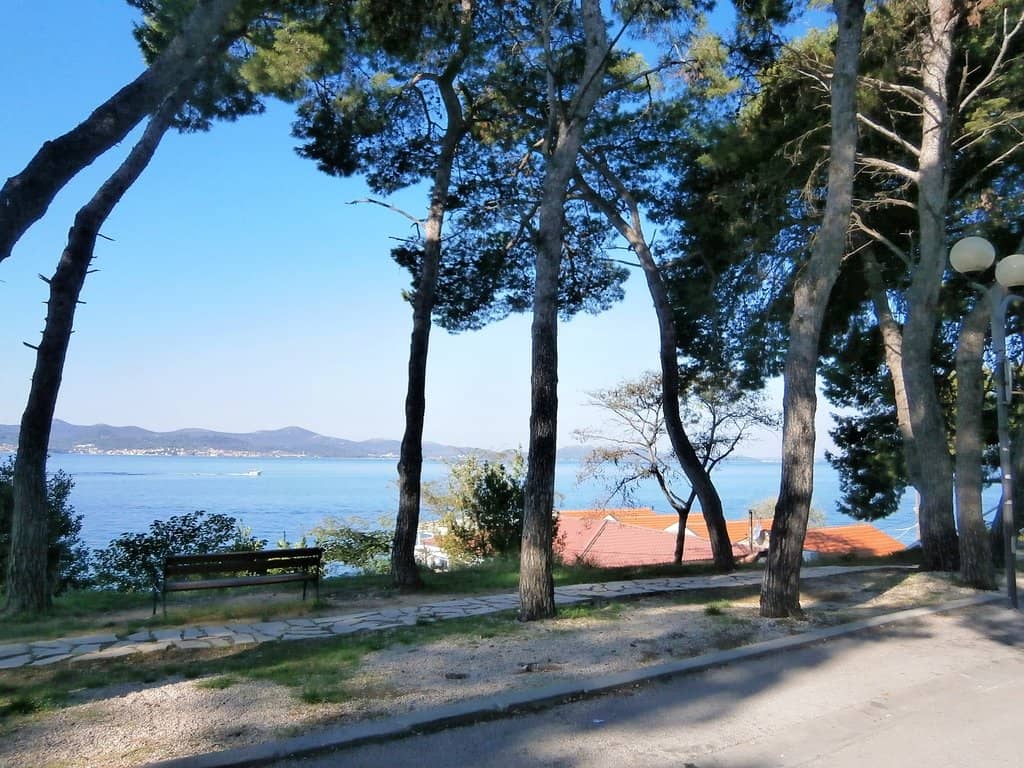 Beachfront Cafes & Amenities