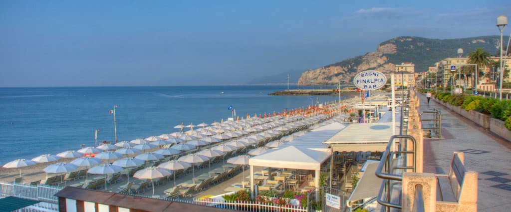 Bagni Finalpia dal lungomare