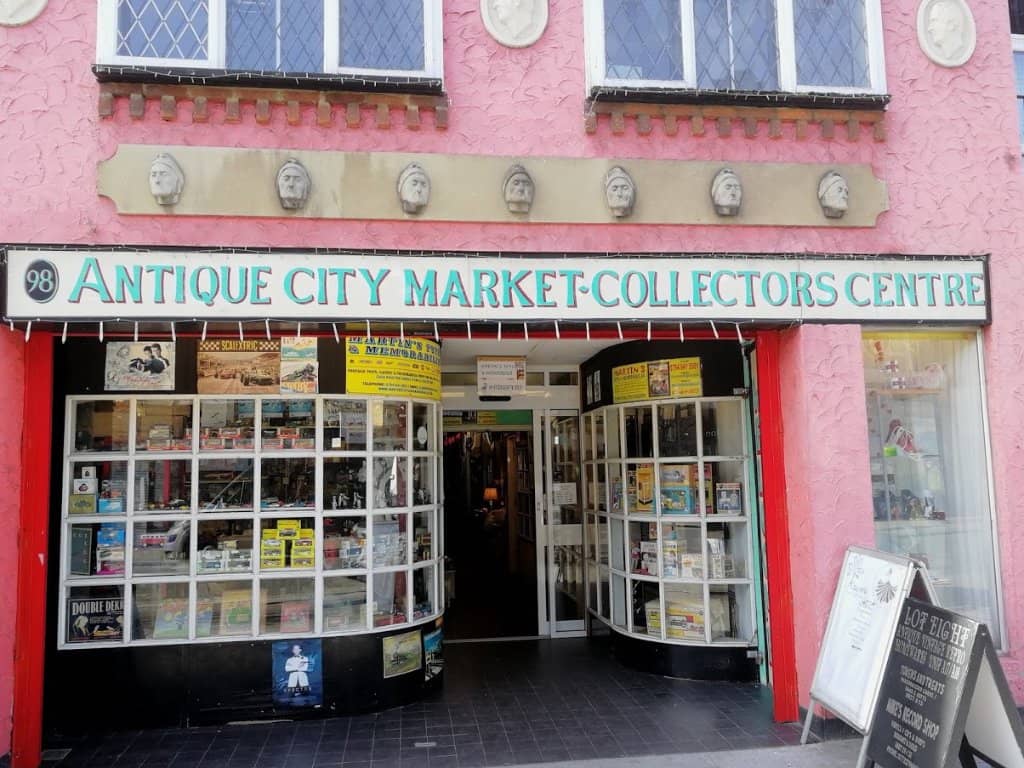 Handmade Crafts & Collectibles