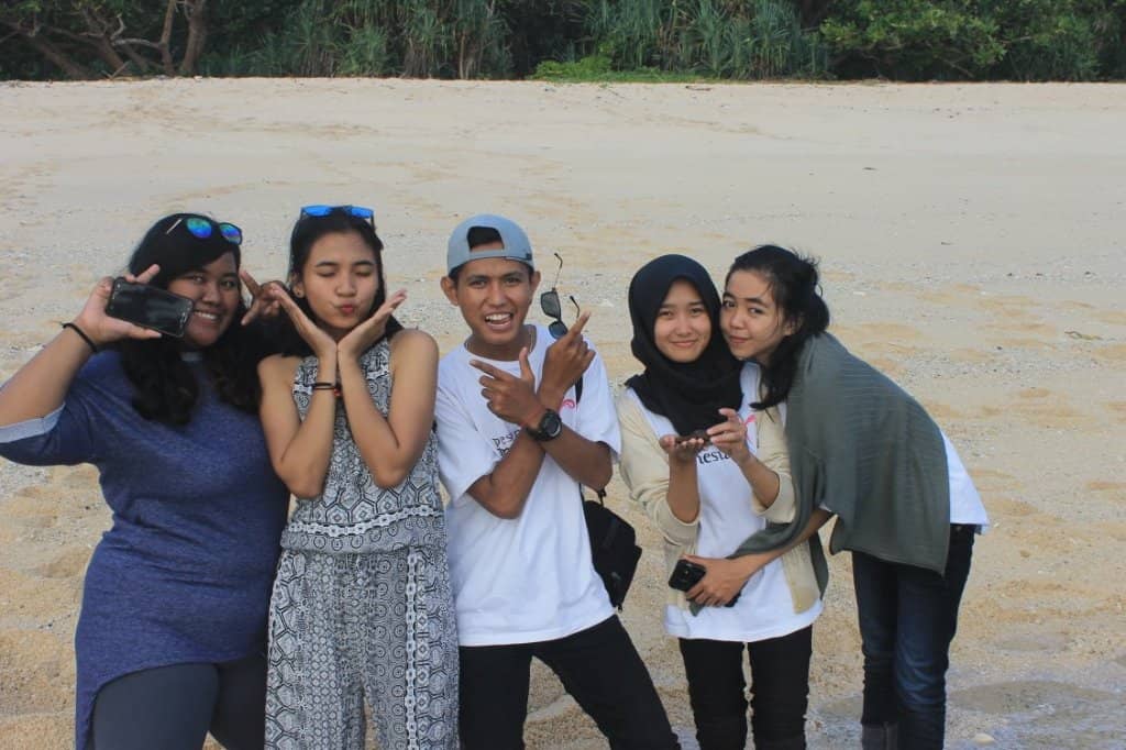 Surf Camps & Resorts