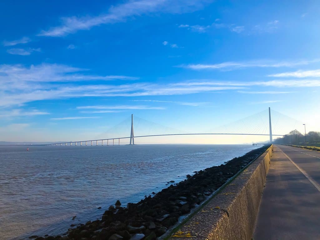 le pont vu à pied