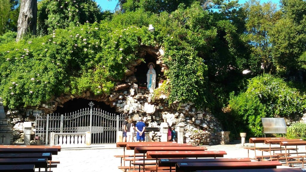 Ciudad de Belén y Gruta de Lourdes