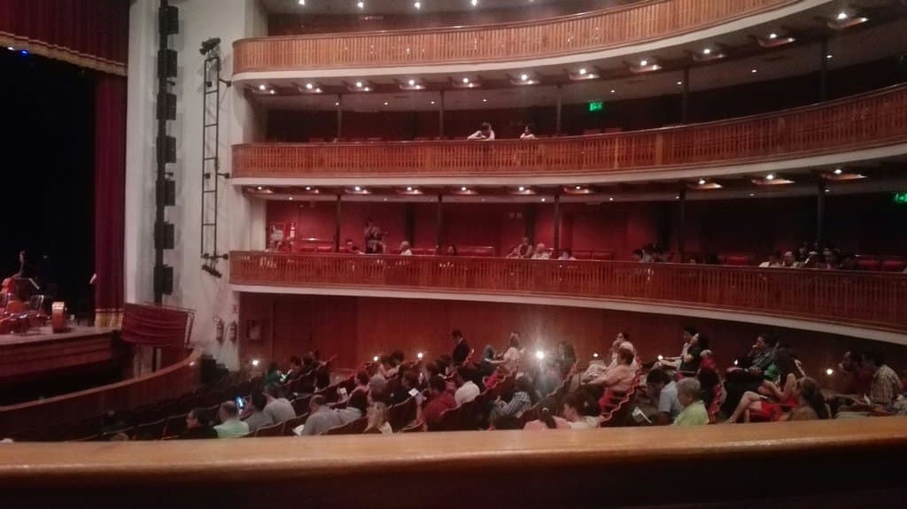 Interior del teatro municipal Ignacio A. Pane de Asunción. Excelente, cómodo, aire acondicionado