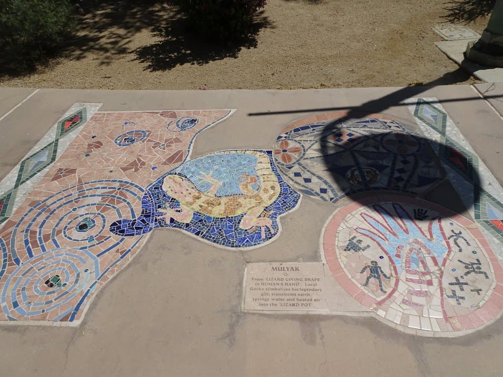 Mosaic path design
