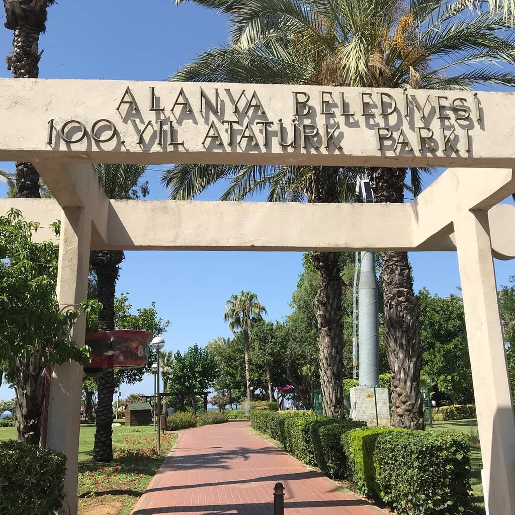 Cleopatra Beach Proximity