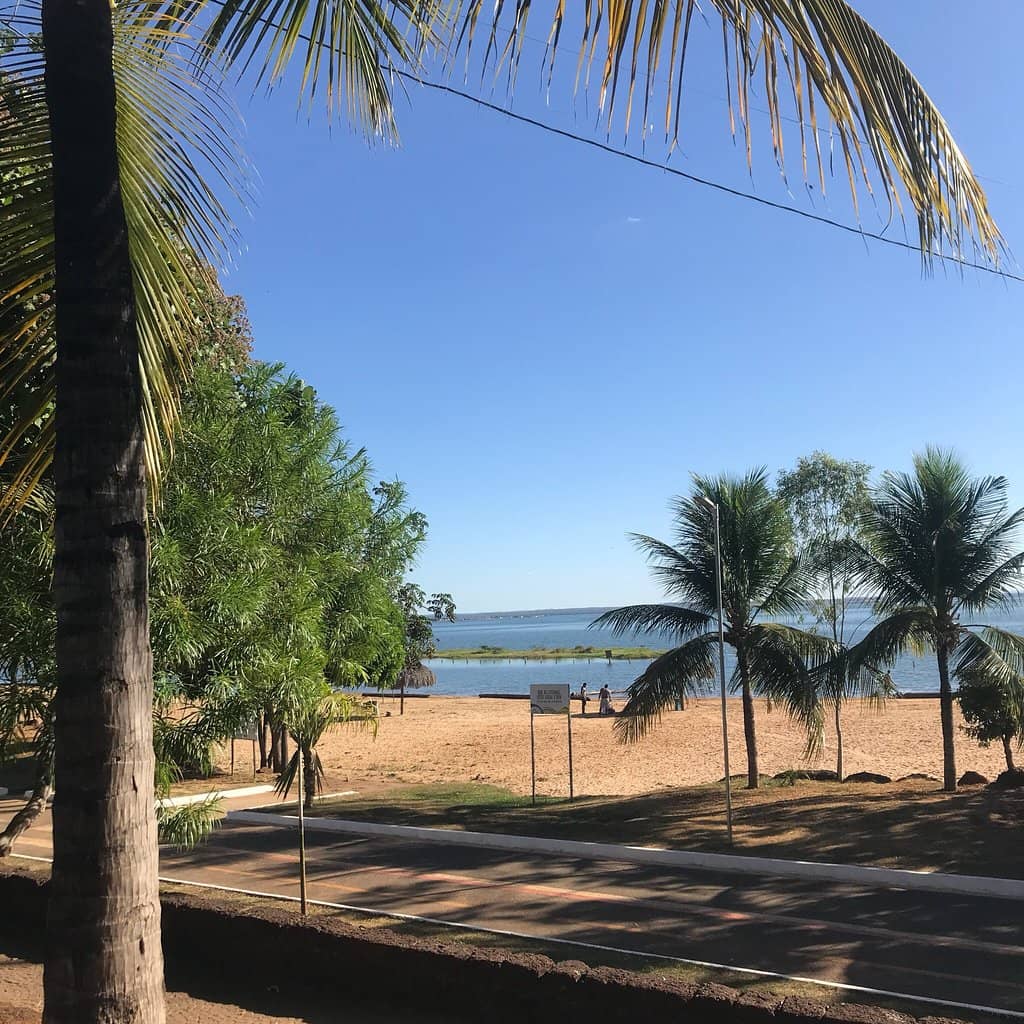 Relaxing Lakeside Ambiance