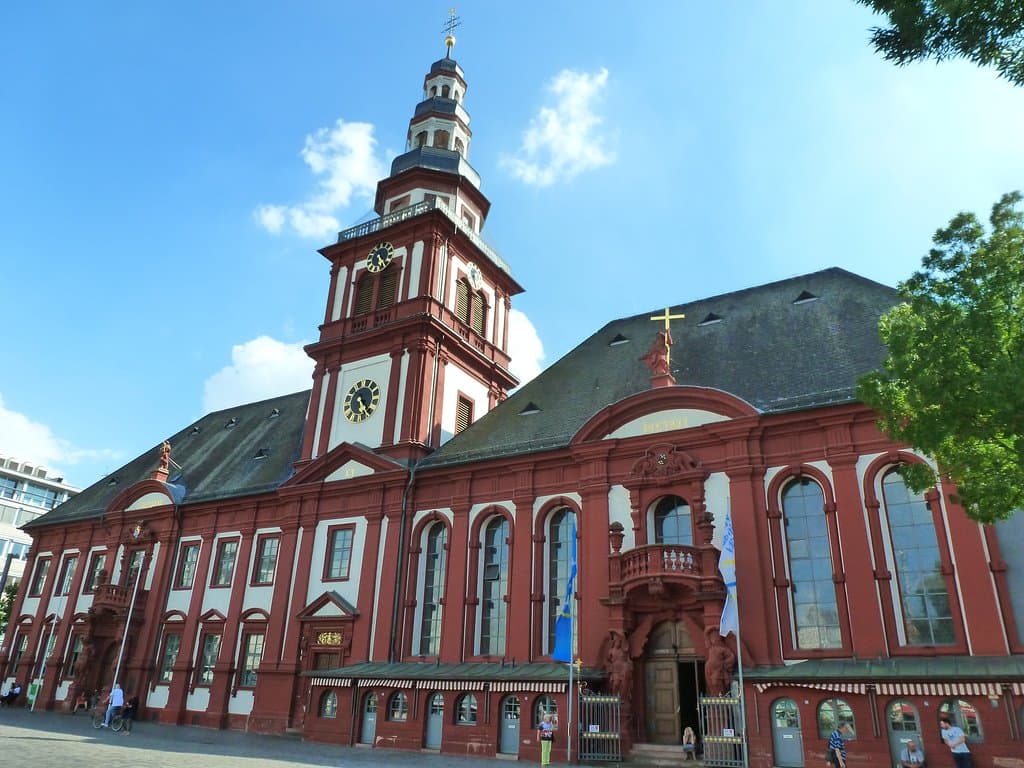 Altes Rathaus und St. Sebastian