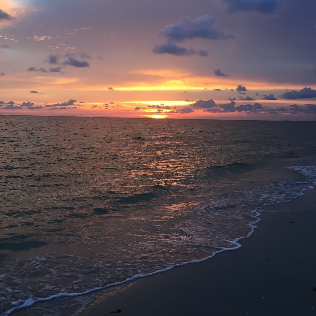 Little Hickory Island Beach Park
