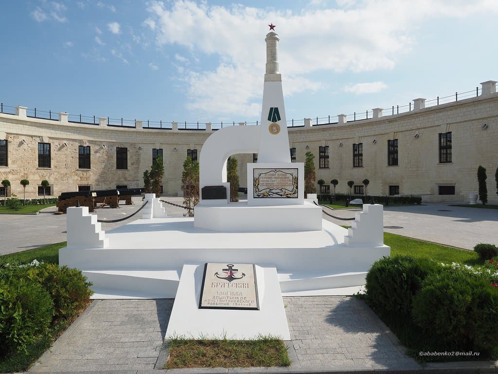 Памятник