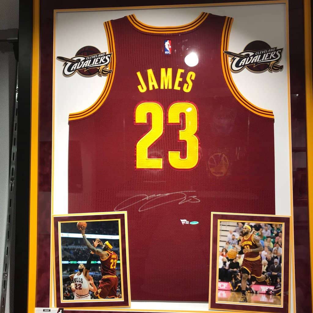 Shaq's Shoe Size Display