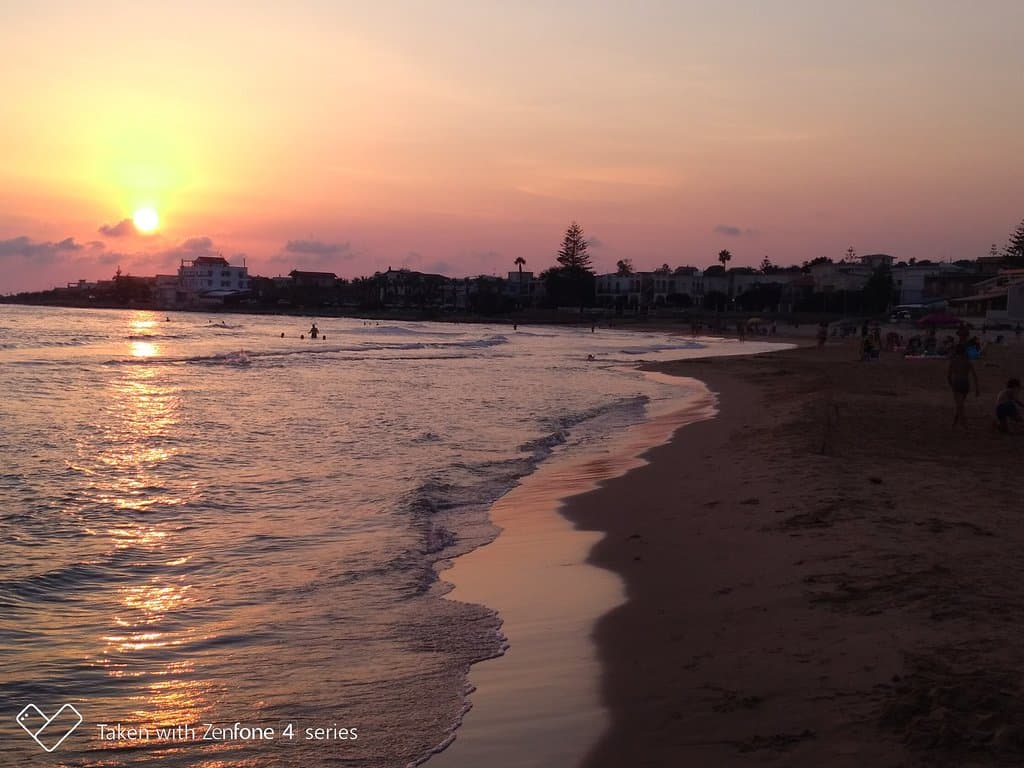 Tramonto sul mare