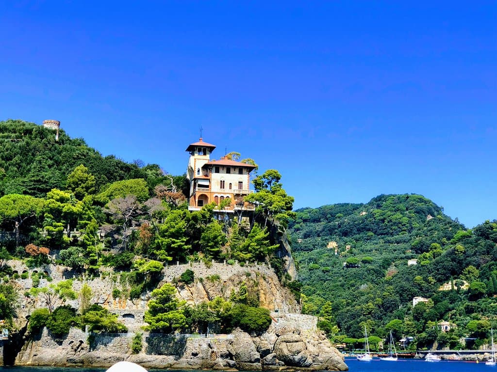 Guarding the tiny bay!