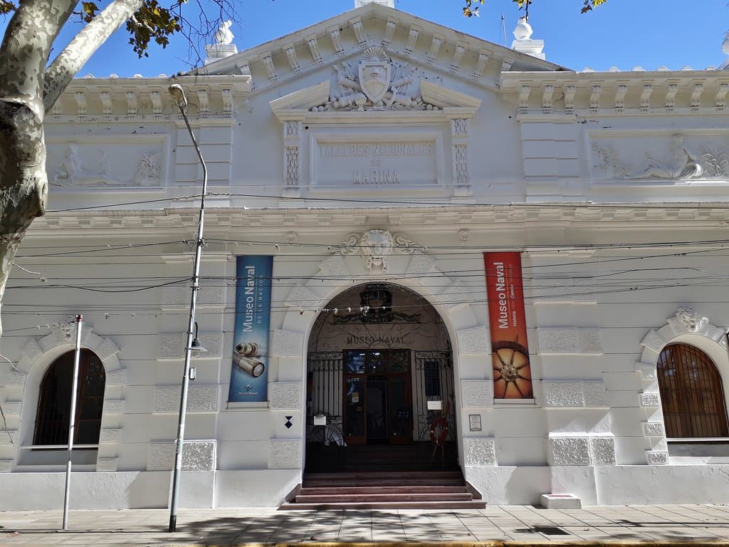 Frente del Museo Naval de la Nación
