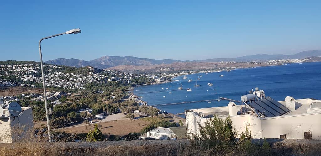 Clear Waters & Gentle Shoals
