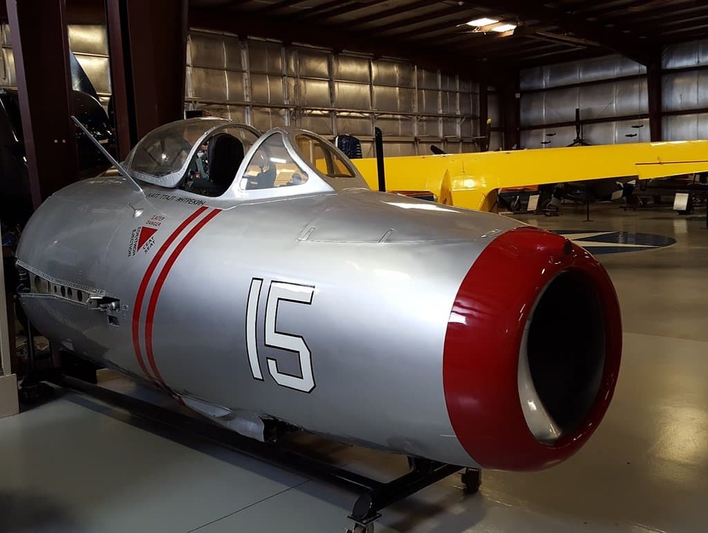 Mig 15 section