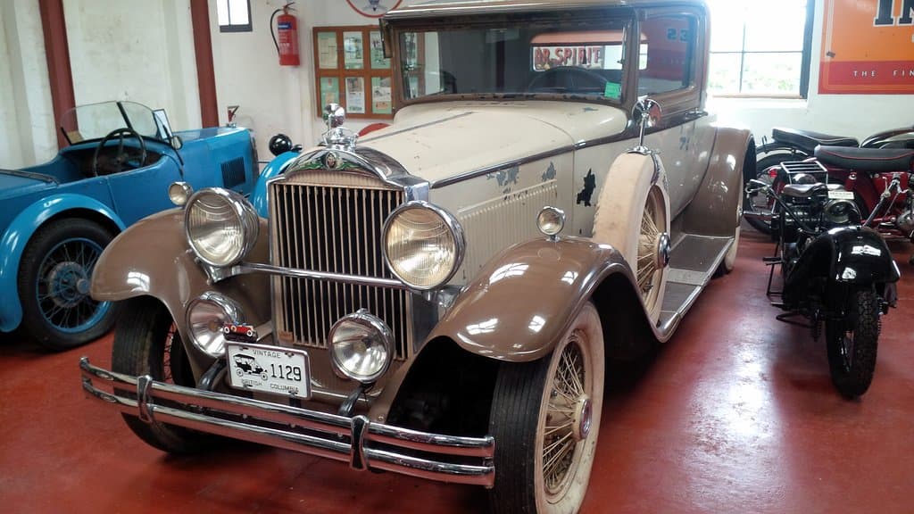 Packard Straight 6