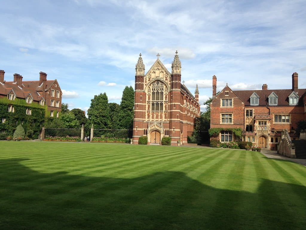 Cambridge University's Selwyn College chapel and yard, est. 1882