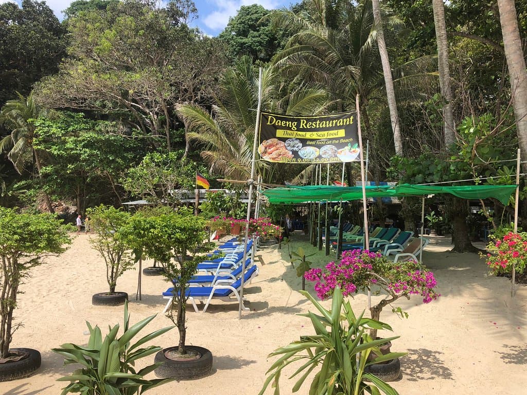 В ресторане.